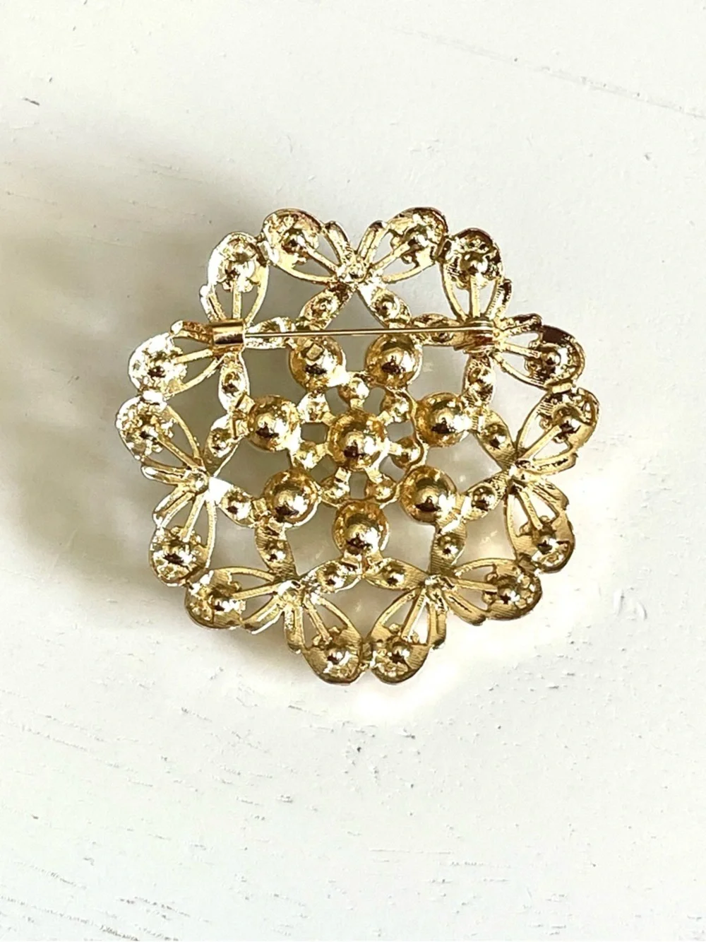Vintage Gold-Tone Faux Pearl Rhinestone Baroque Style Brooch Pin Floral Chic EUC